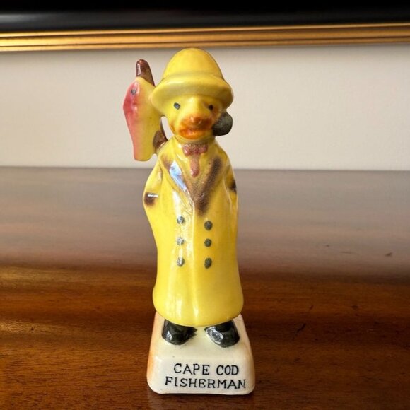 Vintage Old Salty Sea Captain Cape Cod Fisherman Salt Pepper Shaker Japan Parrot - Picture 1 of 10